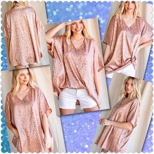 Jodifl Champagne/Gold Leopard Vneck Top